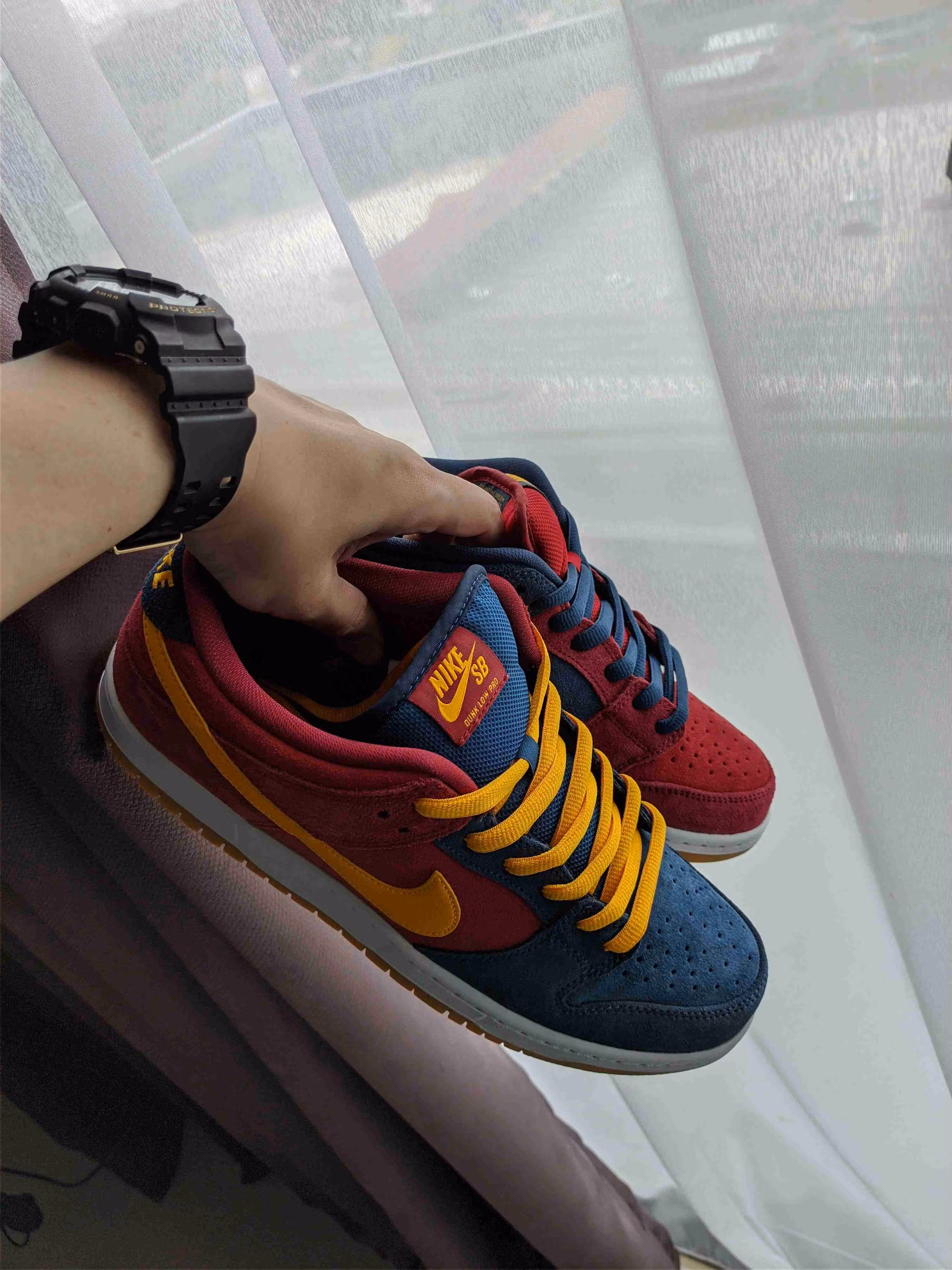 Nike SB Dunk Low 'Catalonia' DJ0606-400 Nike SB Dunk Low 'Catalonia' DJ0606-400